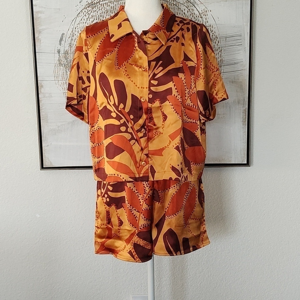 New House of Harlow Earth Tone Top and Shorts SET Size M - Picture 3 of 10